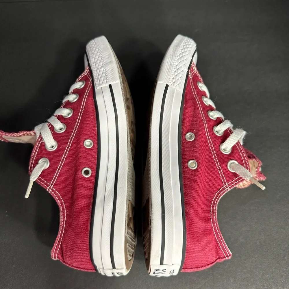 Converse Kids Red All Star Sneakers pre Owned Exellent condition size 4.5